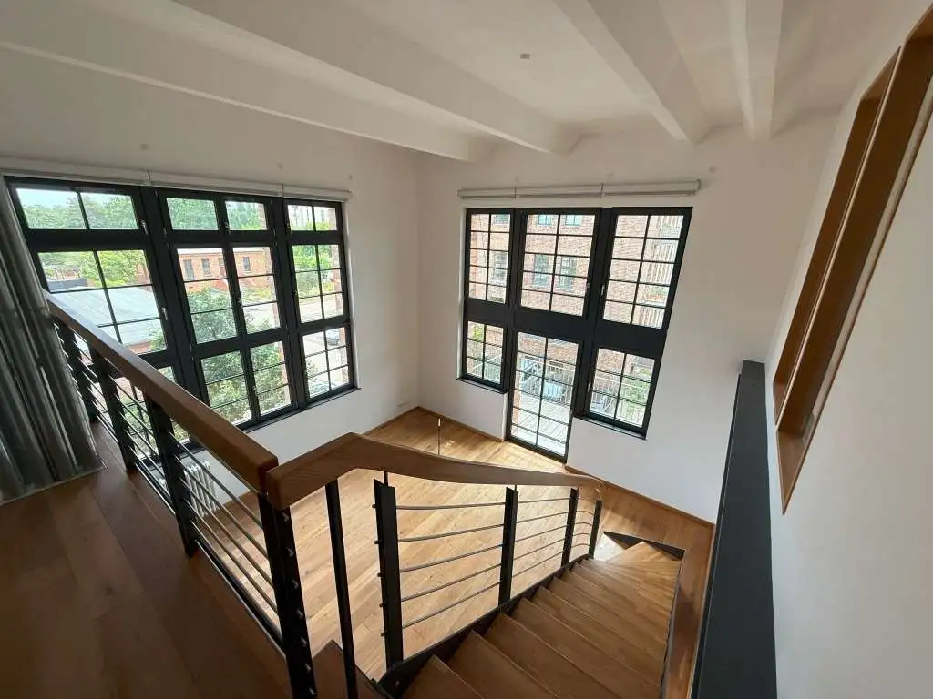Blick ins Wohnzimmer