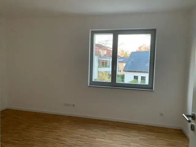 Naturnah. Modern. Besonders: 2-Zimmer-Wohnung mit Südwestbalkon in Rahnsdorf